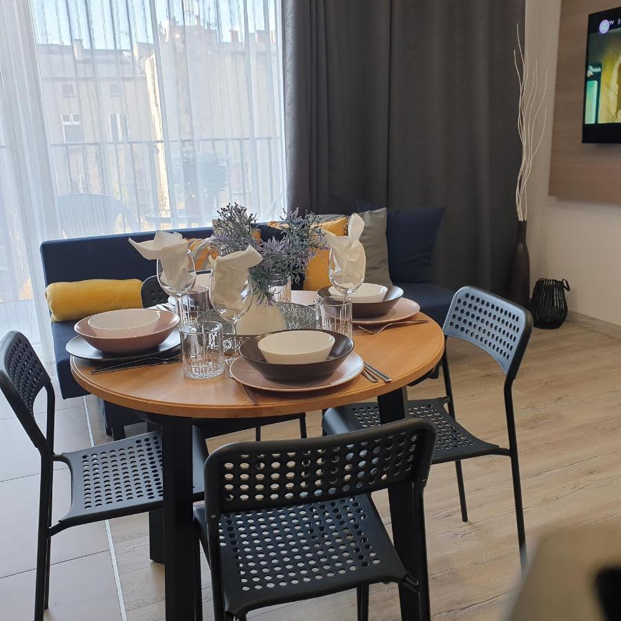 Q Apart Amber - Studio, Manufaktura, Klimatyzacja I Garaz Gratis, Netflix, Fv, Gwarancja Zadowolenia Λοτζ Εξωτερικό φωτογραφία