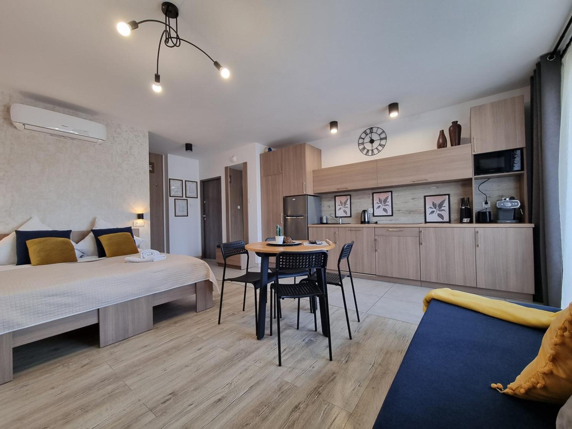 Q Apart Amber - Studio, Manufaktura, Klimatyzacja I Garaz Gratis, Netflix, Fv, Gwarancja Zadowolenia Λοτζ Εξωτερικό φωτογραφία